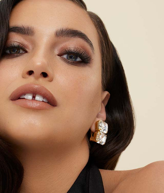 5 Reasons to Book a Professional Makeup Artist Instead of a Makeup Counter